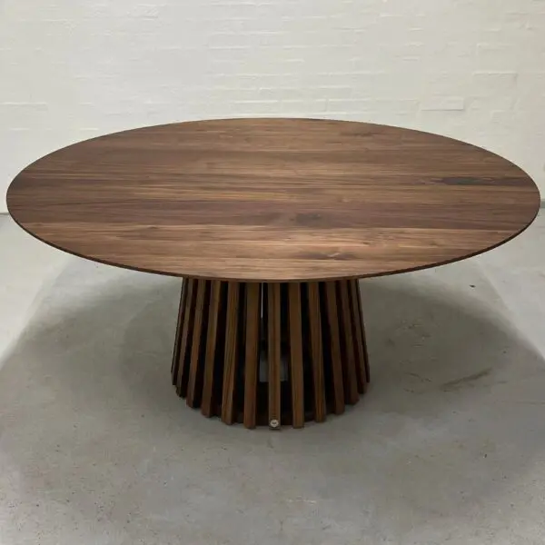 WZ.12 Rundt spisebord i valød